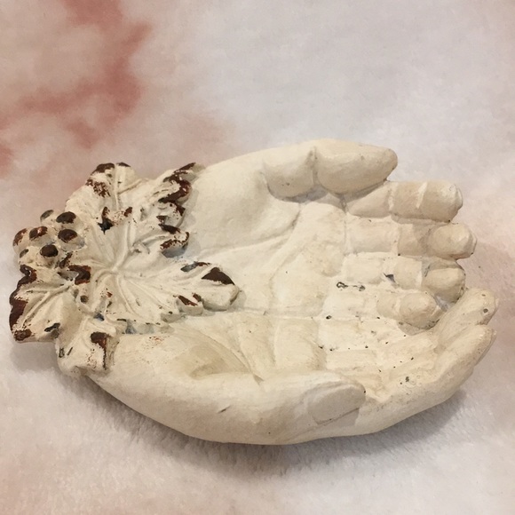 Open Hands Antiqued Ceramic  Trinket Holder, unique table accent NWOT 5” X 4” - Picture 4 of 11